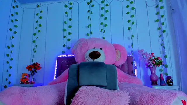 Snapshot of dulcevegga chatting on April 21, 2026, 2:51 am dulcevegga online show from April 21, 2026, 2:51 am