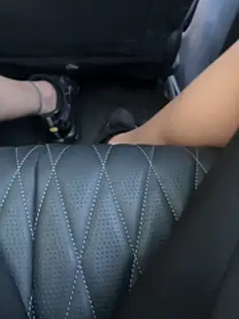 jovenestraviesos online show from February 19, 2026, 11:51 am