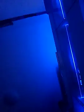 jovenestraviesos online show from February 27, 2026, 7:46 pm