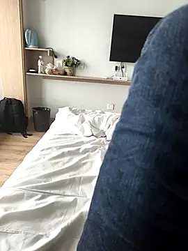 Snapshot of huzi518 chatting on October 2, 2025, 3:43 am huzi518 online show from October 2, 2025, 3:43 am