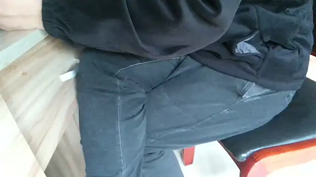 Snapshot of huzi518 chatting on March 21, 2026, 2:46 am huzi518 online show from March 21, 2026, 2:46 am