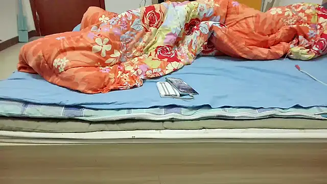 Snapshot of huzi518 chatting on October 21, 2025, 12:04 pm huzi518 online show from October 21, 2025, 12:04 pm