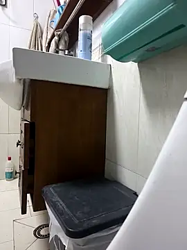 Snapshot of huzi518 chatting on March 5, 2026, 12:46 pm huzi518 online show from March 5, 2026, 12:46 pm