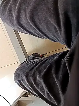 Snapshot of huzi518 chatting on October 23, 2025, 2:10 am huzi518 online show from October 23, 2025, 2:10 am