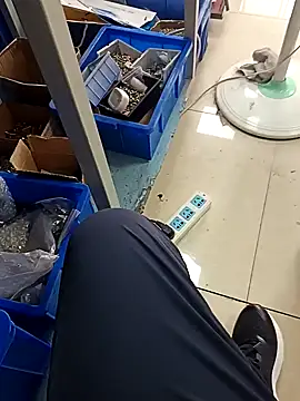 Snapshot of huzi518 chatting on September 22, 2025, 8:20 am huzi518 online show from September 22, 2025, 8:20 am