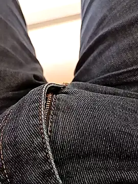 Snapshot of huzi518 chatting on October 16, 2025, 2:53 am huzi518 online show from October 16, 2025, 2:53 am