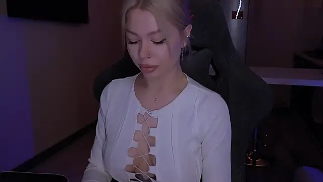 Sasha Mason online show from November 22, 2025, 2:32 am