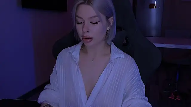 Sasha Mason online show from November 1, 2025, 2:18 am