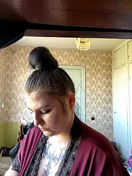 NanaDaizy online show from October 15, 2025, 8:44 am