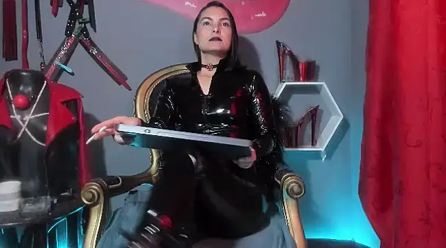 Snapshot of zoeharryzon chatting on February 25, 2025, 6:01 pm zoeharryzon online show from February 25, 2025, 6:01 pm