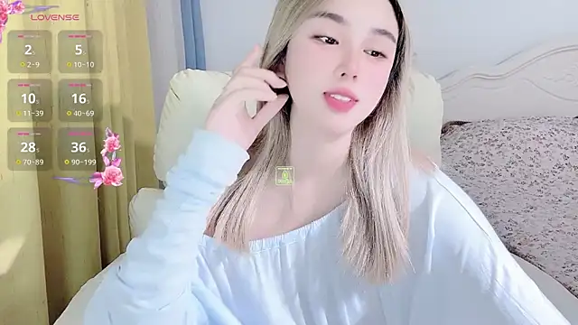 Caitlyn   online show from December 18, 2025, 12:31 pm