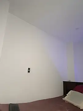 Kiitygirl online show from April 10, 2026, 6:20 am