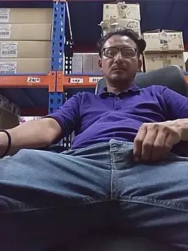 Andresguz35 online show from October 23, 2025, 4:49 pm