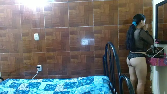 Snapshot of Mia_brunette26 chatting on February 18, 2025, 2:59 am Mia brunette26 online show from February 18, 2025, 2:59 am