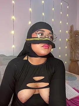 Snapshot of Maisa_issa chatting on March 15, 2025, 3:48 pm Maisa issa online show from March 15, 2025, 3:48 pm