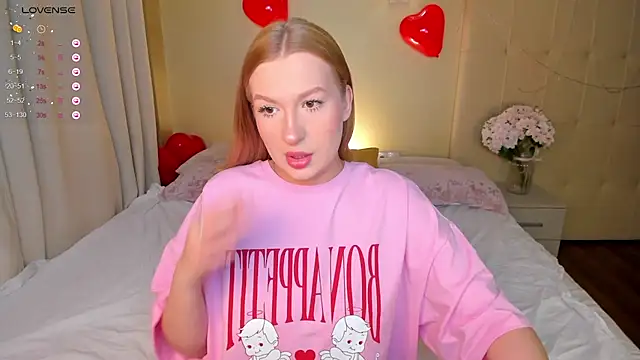 Snapshot of Emma__Leee chatting on February 20, 2025, 1:03 am Emma Leee online show from February 20, 2025, 1:03 am