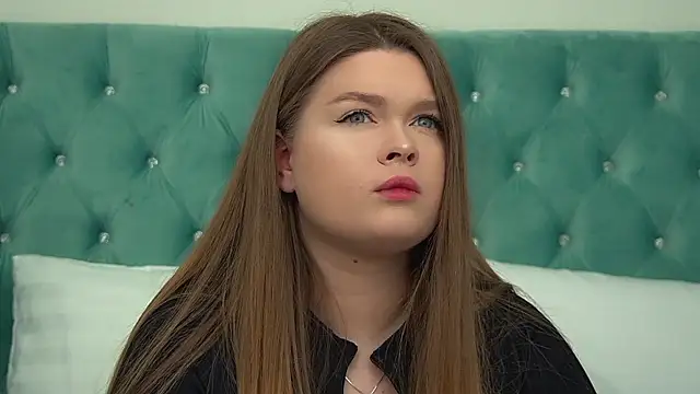 Snapshot of CrystalLyons chatting on February 21, 2026, 12:07 pm CrystalLyons online show from February 21, 2026, 12:07 pm