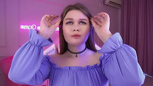 CrystalLyons online show from March 15, 2025, 12:34 pm