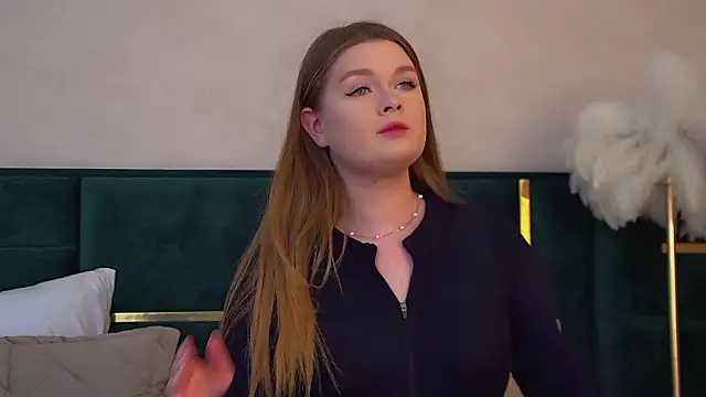 Snapshot of CrystalLyons chatting on February 2, 2026, 6:07 pm CrystalLyons online show from February 2, 2026, 6:07 pm