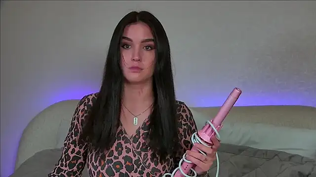 ChristinaMilton online show from September 9, 2025, 6:28 pm