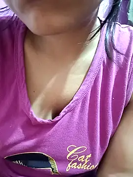 Snapshot of Sanaya_7 chatting on October 7, 2025, 6:09 pm Sanaya 7 online show from October 7, 2025, 6:09 pm