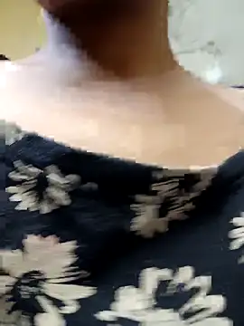 Snapshot of Sanaya_7 chatting on March 8, 2025, 7:05 am Sanaya 7 online show from March 8, 2025, 7:05 am