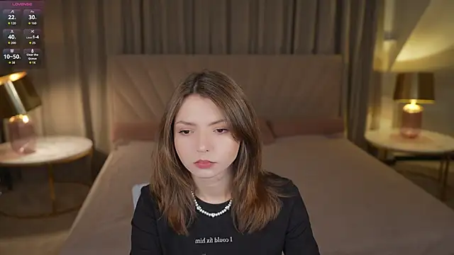 Michelle 054 online show from November 27, 2025, 4:46 am