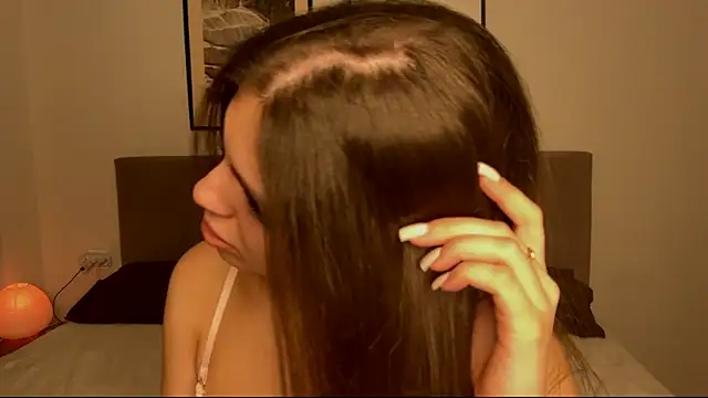 Snapshot of aryamirelle chatting on December 4, 2025, 7:35 pm aryamirelle online show from December 4, 2025, 7:35 pm