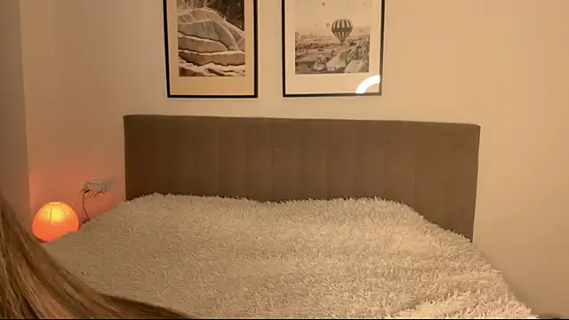 aryamirelle online show from November 12, 2025, 10:02 pm