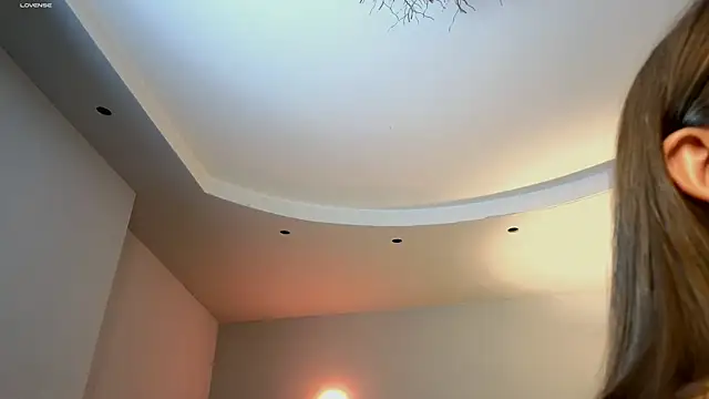 aryamirelle online show from February 2, 2025, 9:02 pm