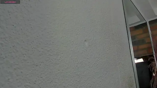 JESSYCORTES online show from November 8, 2025, 3:04 pm