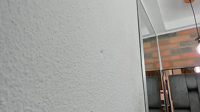 JESSYCORTES online show from October 9, 2025, 2:28 pm