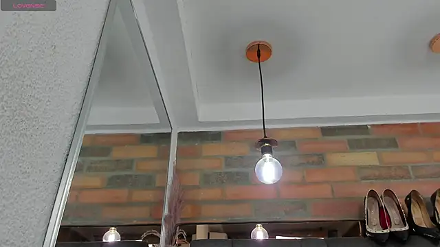 JESSYCORTES online show from November 7, 2025, 2:54 pm