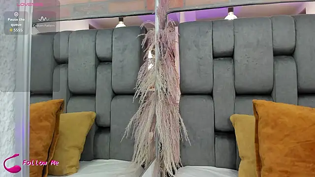 JESSYCORTES online show from November 1, 2025, 3:28 pm