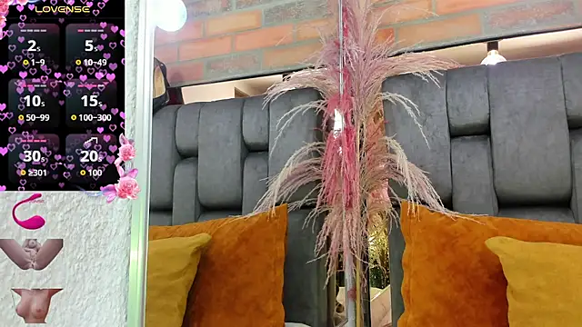 JESSYCORTES online show from February 9, 2026, 10:19 pm