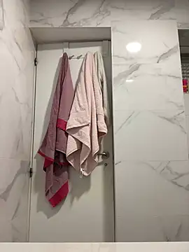 Lucascacaca online show from April 16, 2026, 8:20 pm