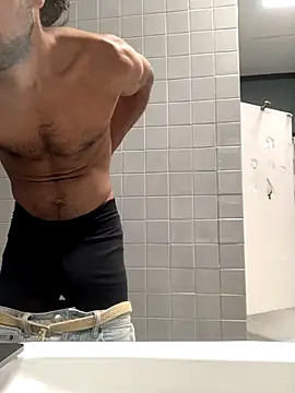 Lucascacaca online show from December 4, 2024, 6:22 pm