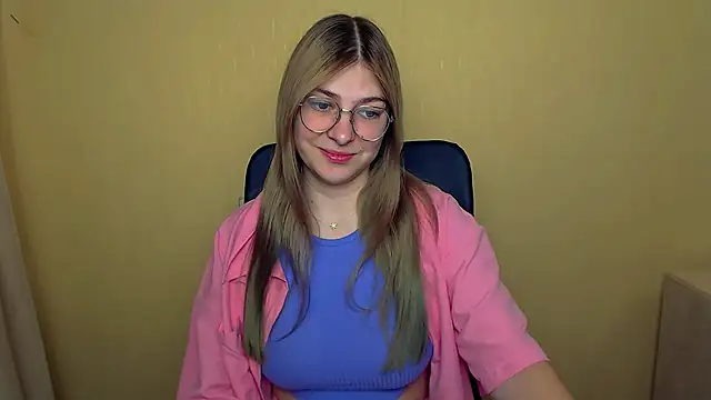 Snapshot of Luna_Lush_ chatting on October 7, 2025, 9:54 am Luna Lush online show from October 7, 2025, 9:54 am