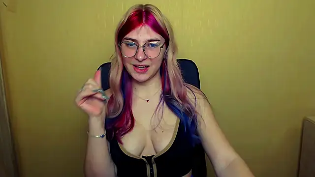 Snapshot of Luna_Lush_ chatting on February 11, 2025, 11:20 am Luna Lush online show from February 11, 2025, 11:20 am