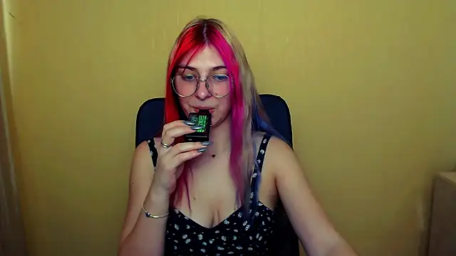 Snapshot of Luna_Lush_ chatting on February 26, 2025, 12:16 pm Luna Lush online show from February 26, 2025, 12:16 pm