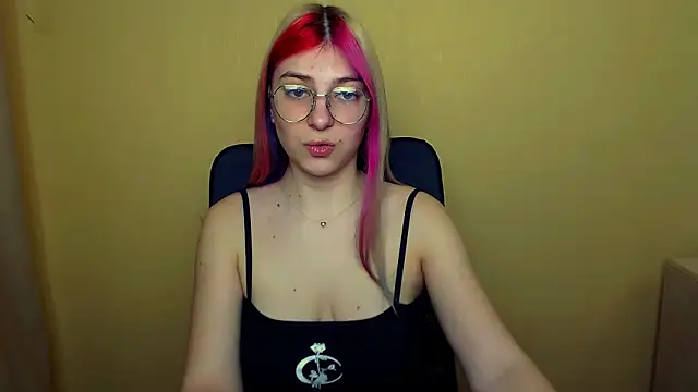 Snapshot of Luna_Lush_ chatting on March 5, 2025, 8:32 am Luna Lush online show from March 5, 2025, 8:32 am