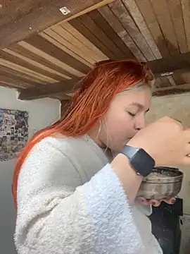 Snapshot of SophiaWeestt99 chatting on October 21, 2025, 2:44 am SophiaWeestt99 online show from October 21, 2025, 2:44 am