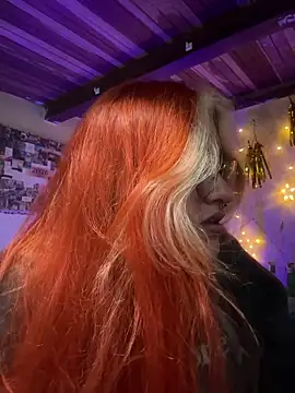 SophiaWeestt99 online show from May 20, 2026, 3:47 am