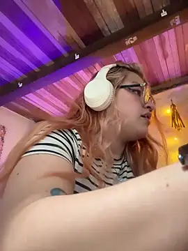 SophiaWeestt99 online show from May 14, 2026, 3:25 am