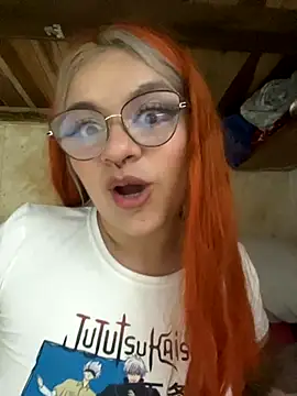 Snapshot of SophiaWeestt99 chatting on October 29, 2025, 3:38 am SophiaWeestt99 online show from October 29, 2025, 3:38 am