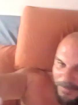 Snapshot of Javierchico chatting on July 18, 2026, 5:32 pm Javierchico online show from July 18, 2026, 5:32 pm