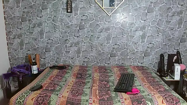 Aynle-toms online show from November 22, 2025, 12:10 am