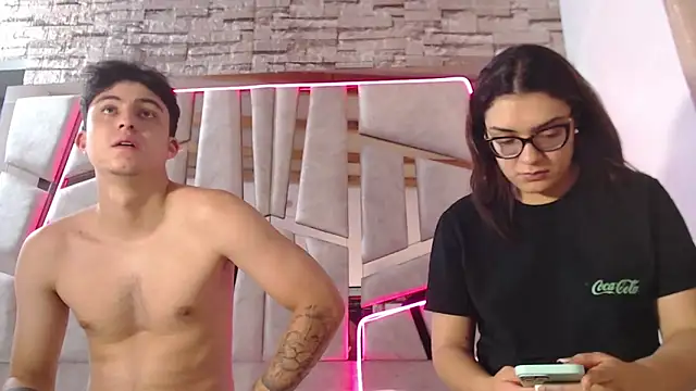 Snapshot of mia_and_austin chatting on February 13, 2025, 11:06 am mia and austin online show from February 13, 2025, 11:06 am