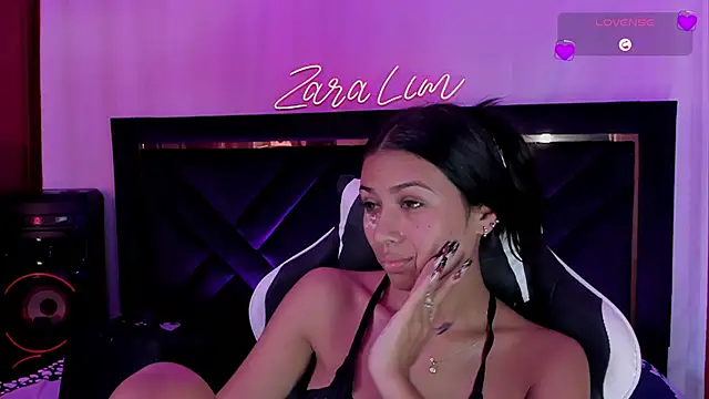 ZaraLim online show from October 22, 2025, 5:12 pm