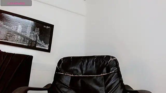 Snapshot of Diosiris_Riannys chatting on December 4, 2024, 10:35 pm Diosiris Riannys online show from December 4, 2024, 10:35 pm